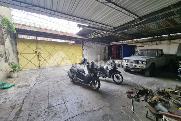 dijual rumah plus tempat usaha roti di gilingan dekat mesjid al zayed - 2