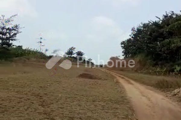 dijual tanah komersial lokasi super strategis di jl  raya desa gunting - 4