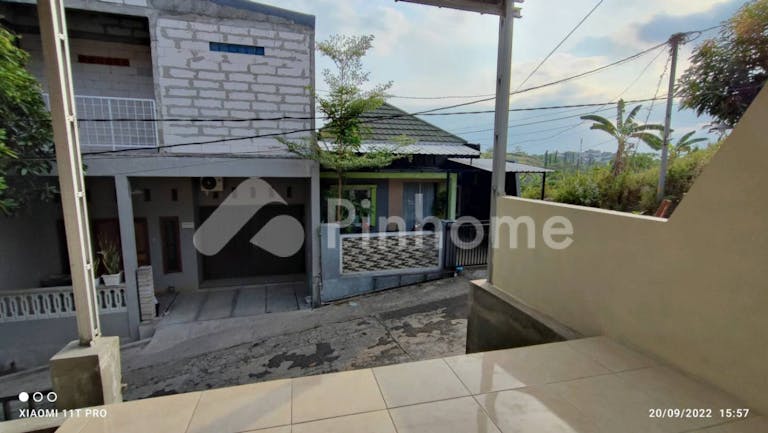 dijual rumah lokasi strategis dekat bank di kedungmundu - 6