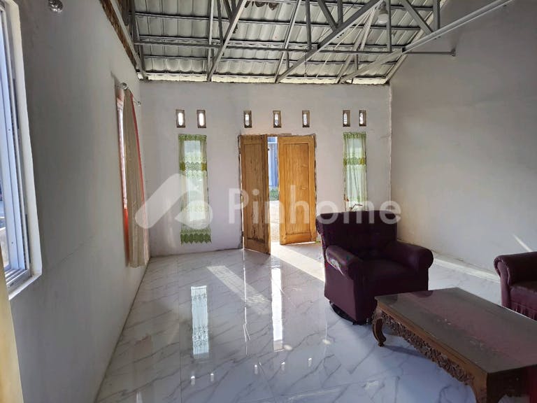 dijual rumah over kredit di green forest residence   palembang - 4