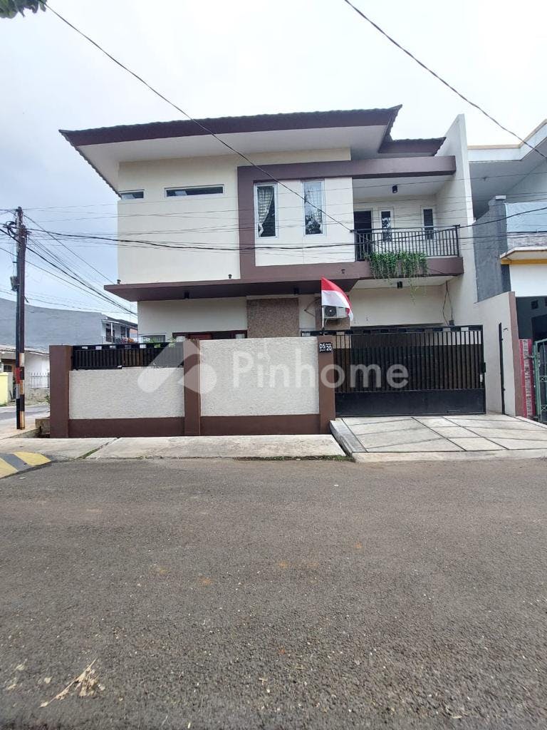 dijual rumah hook mewah 2 lantai kokoh di komplek kav dki - 1