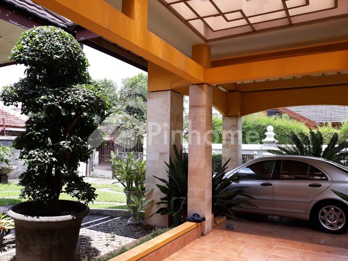 dijual rumah bagus dan nyaman di jl  kaliurang km 4 5 - 12