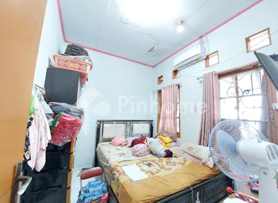 dijual rumah lokasi bagus dekat stasiun di jalan kompleks simprug diporis - 2