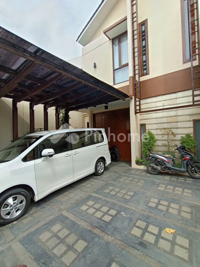 dijual rumah modern bagus dan nyaman di jl  siaga pejaten barat - 16