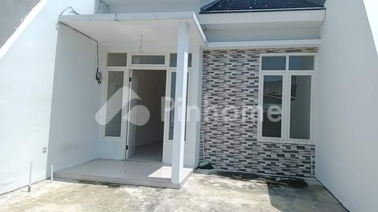 dijual rumah lingkungan nyaman dan asri di jalan gunung anyar - 1