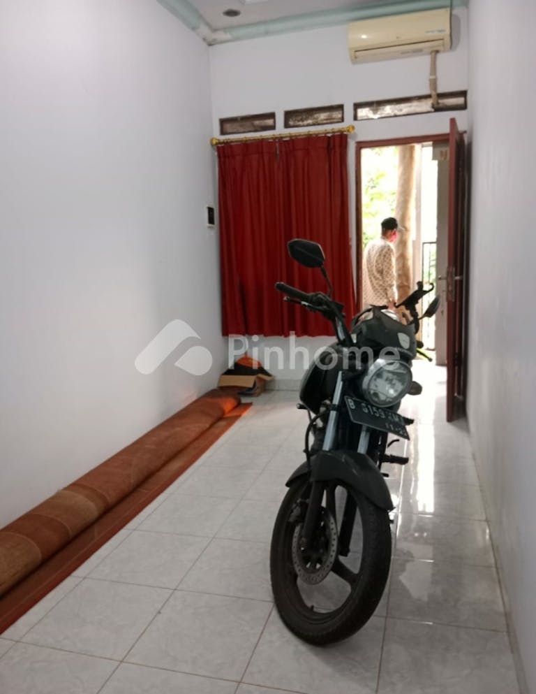 dijual rumah second siap pakai di kebagusan - 2