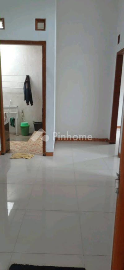 dijual rumah siap pakai di kota  kediri kota - 2