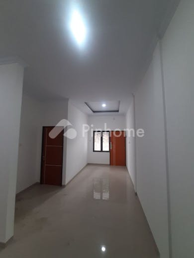 dijual rumah 2 lt di srengseng sawah jagakarsa - 6