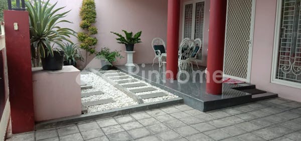 dijual rumah full furnished super strategis siap huni di perumahan delta gardenia deltasari waru sidoarjo - 7