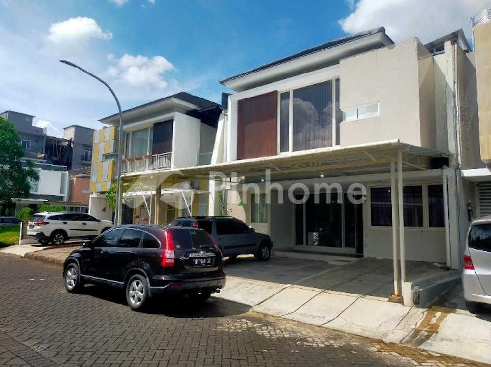 Disewakan Rumah Mewah Grand Kawanua di Jl Sarundajang Ring Road 2 Rp85 Juta/bulan | Pinhome