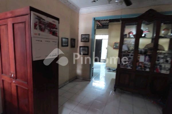 dijual rumah 2 lantai  shm  strategis di jl gurita sesetan denpasar - 4