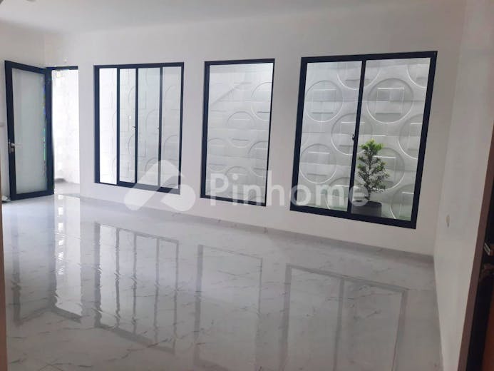 dijual rumah baru semi industrial semi furnish bintaro jaya di pondok aren - 2