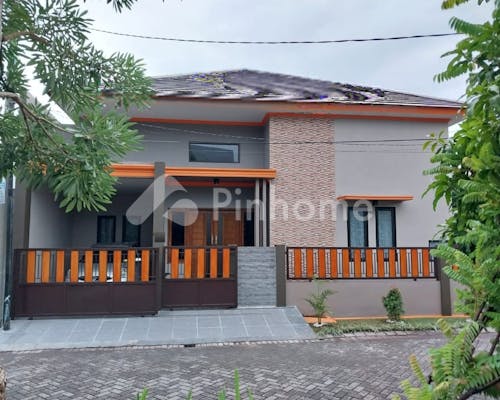 dijual rumah siap huni pojokan harga murah di perum graha tirta waru sidoarjo - 2