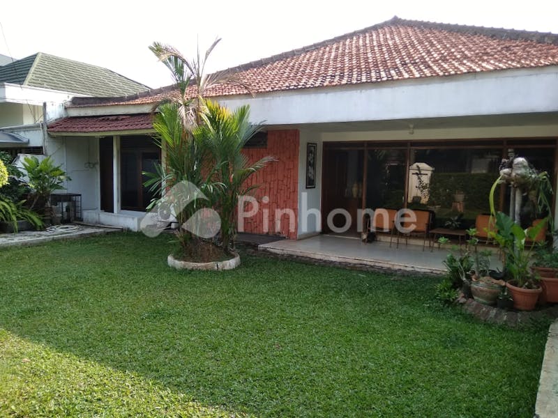 dijual rumah lokasi strategis di pangkalan jati - 1