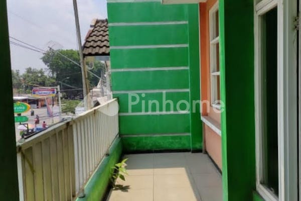 dijual ruko siap pakai di jl  ra basoeni - 5