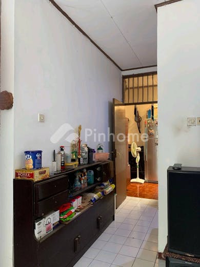 dijual rumah siap huni dijual cepat turun harga di taman harapan baru - 5