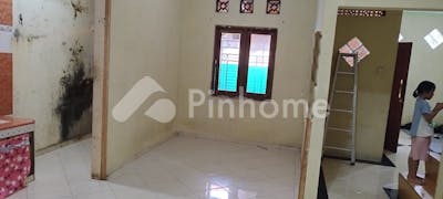 dijual rumah non cluster dalam pemukiman umum di cilangkap - 3