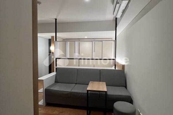 dijual apartemen modern   spacious studio di apartemen breeze bintaro sektor 3 - 1