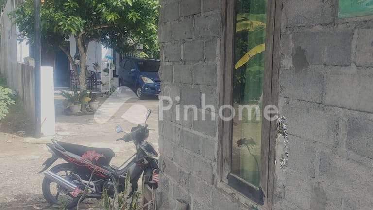 dijual rumah murah siap huni tanggung kota blitar di jl  santren tanggung gg  ii - 12