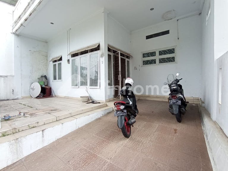 disewakan rumah sangat strategis di jalan pasirgede raya - 7