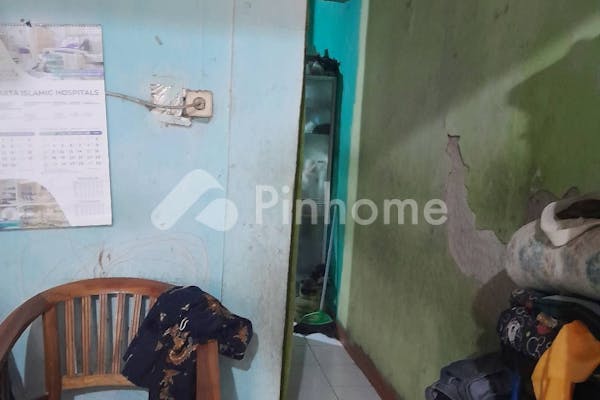 dijual rumah karena ingin pindah di jl jembatan bandung  gang - 3