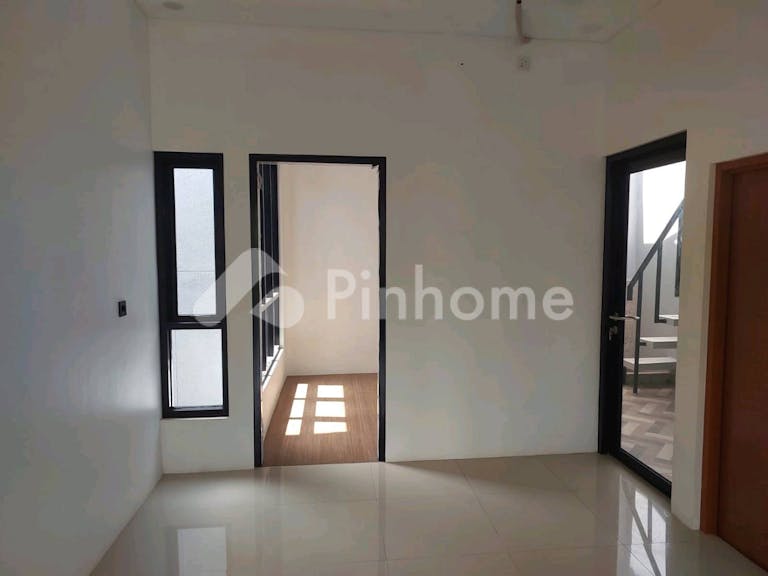 dijual rumah di jalan kedondong - 4