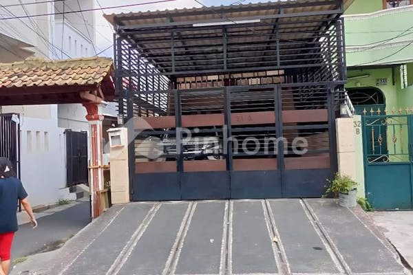 dijual rumah pinggir jalan siap huni di krukut taman sari - 1