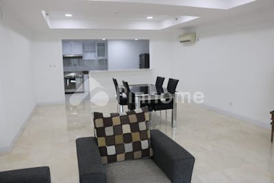 disewakan apartemen terawat 3 bedrooms di bukit golf pondok indah  di pondok pinang - 3