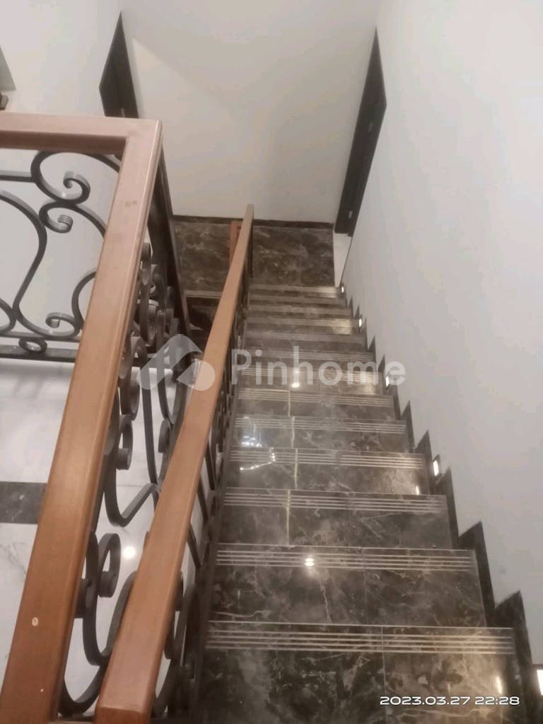 dijual rumah 5kt 162m2 di jagakarsa - 5