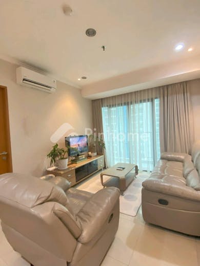 dijual apartemen newly renovated hamptons park apartmen di apartemen hamptons park - 2