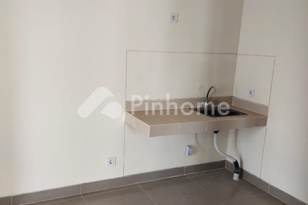 dijual apartemen lokasi strategis dekat mall di apartemen b residence - 3