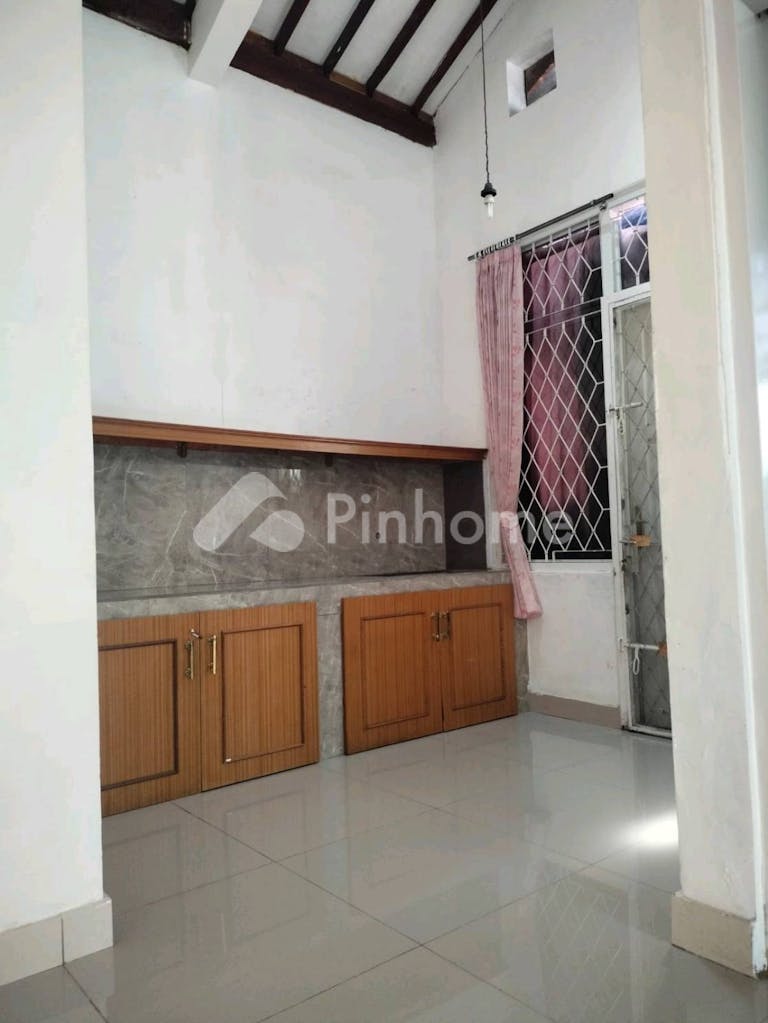 disewakan rumah murah di arcamanik di jl  banjarsari - 15