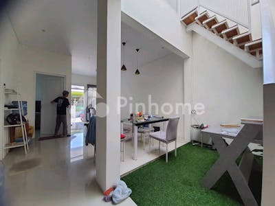 dijual rumah bagus 2 lantai dekat pemkot cimahi di puri cipageran indah 2 - 3