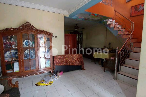 dijual rumah 2 lantai  shm  strategis di jl gurita sesetan denpasar - 3