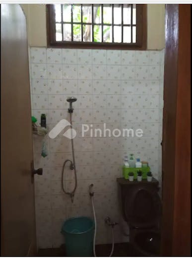 dijual rumah siap huni area premium sangat ekonomis segera di rawamangun - 5