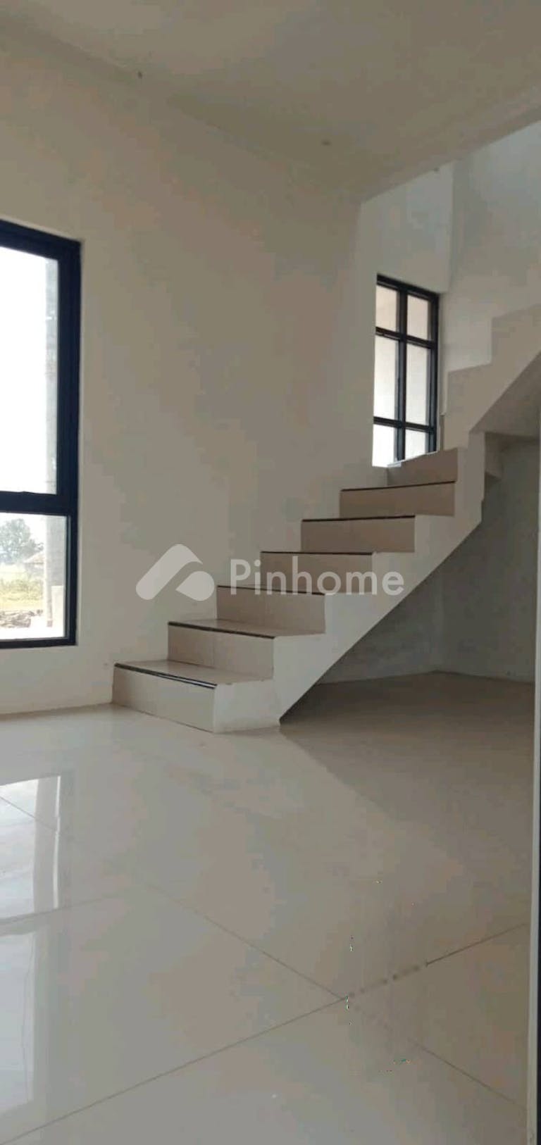 dijual rumah murah harga 1 lantai bangunan 2lantai di jln rancakihiang - 5