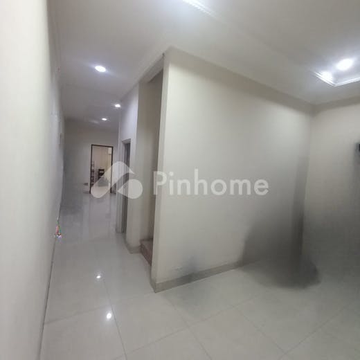 dijual rumah 2 lantai siap huni di lippo karawaci - 4