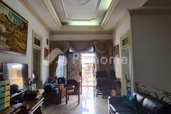 dijual rumah siap huni dekat rs di jalan persahabatan timur rawamangun - 2