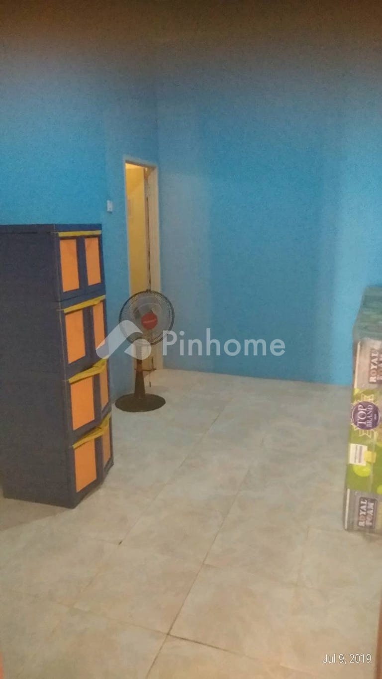 disewakan rumah kost khusus wanita ac  non ac di jl  rawamangun muka v 24  rt 15 12 - 5