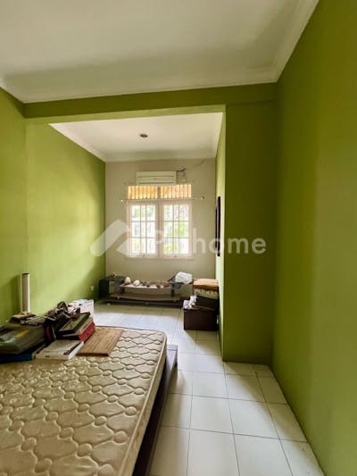 dijual rumah dekat stasiun pondok ranji  rumah sakit   bintaro di pondok betung - 3