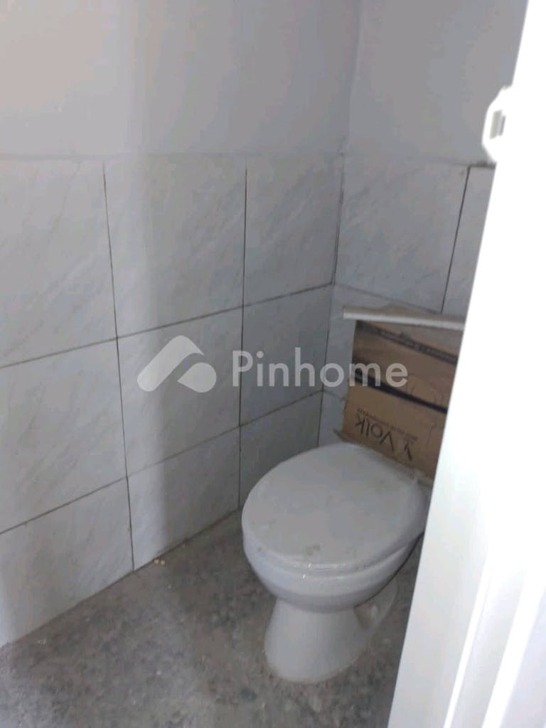 dijual rumah 2 lantai samping stasiun di parung panjang - 3