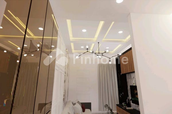 dijual rumah modern  2 lantai  strategis  di jalan jend sudirman  depan kantor pu - 5