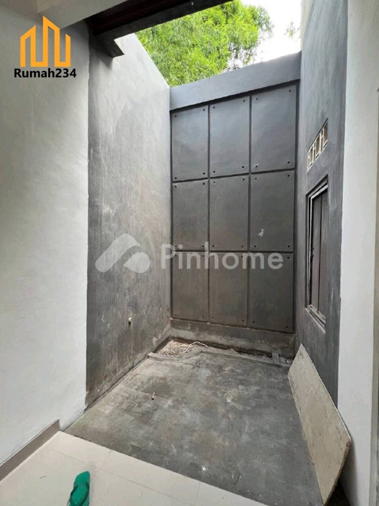 dijual rumah 2 lantai mewah jarang ada di m kahfi 2 - 6