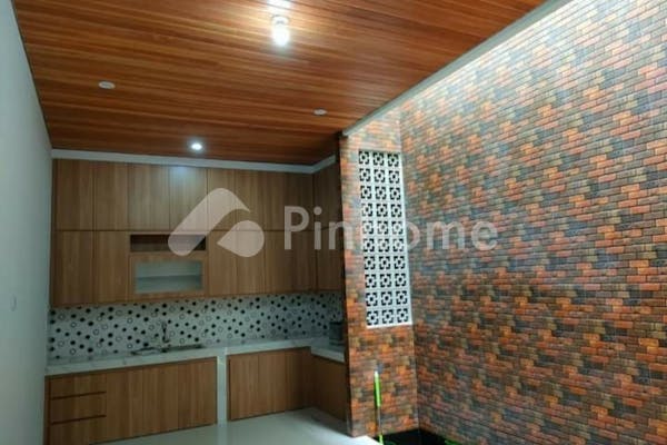 dijual rumah siap huni dekat rs di jl  moh  kahfi - 10