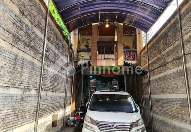 dijual rumah via lelang pinggir jalan raya di utan kayu selatan - 2