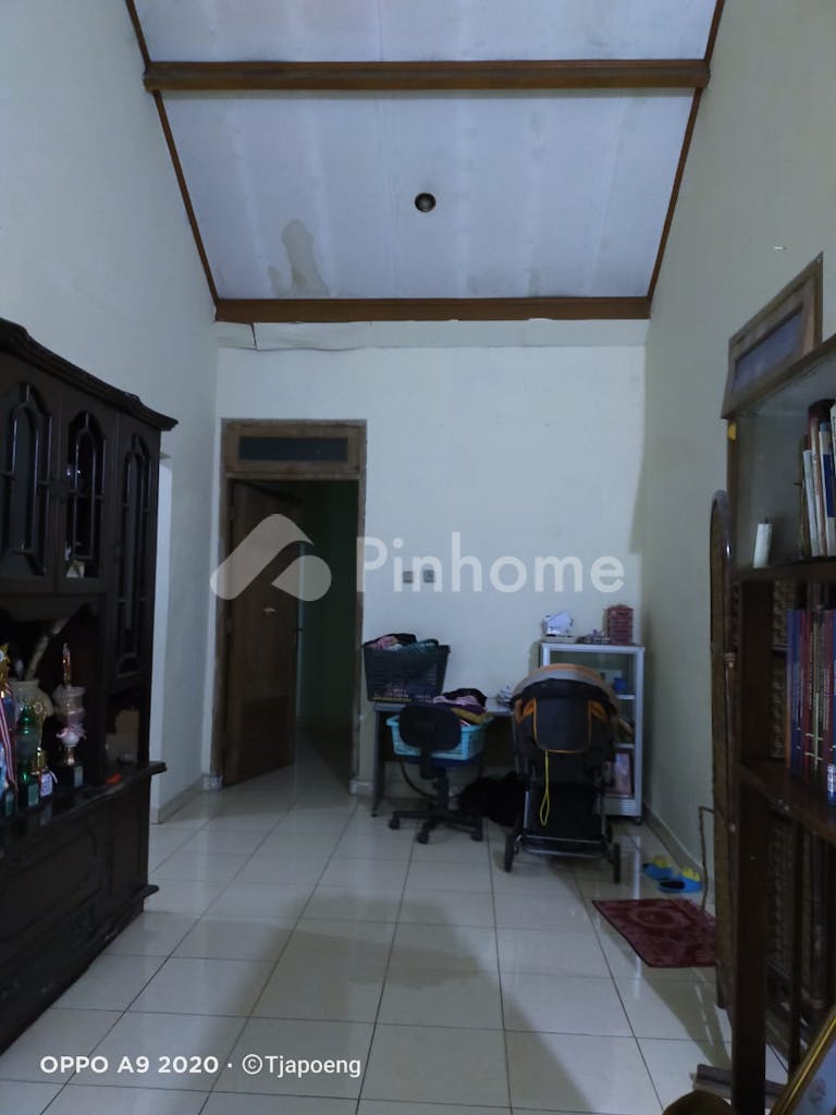 disewakan rumah di kontrakan atau di jual di jln raya pasar kecapi rt02 06 no 129 - 5