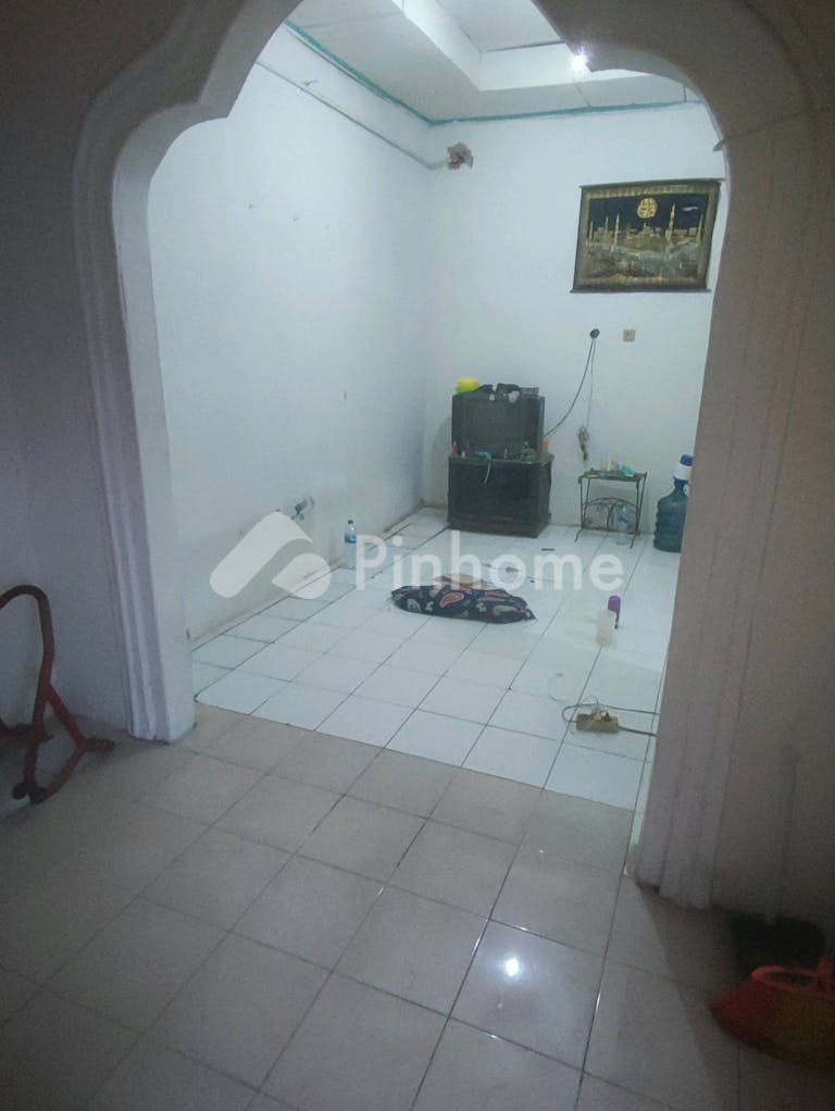 disewakan rumah kontrakan agungpro di perum  sinarbaya indah blok g2 no 14 - 3