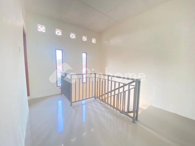 Dijual Rumah 2 Lantai Siap Pakai di Barat SKE Jambon Jl Kabupaten - Gambar 4