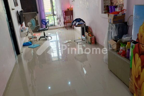 dijual rumah 2 lantai di jl  raya kedaung barat - 1