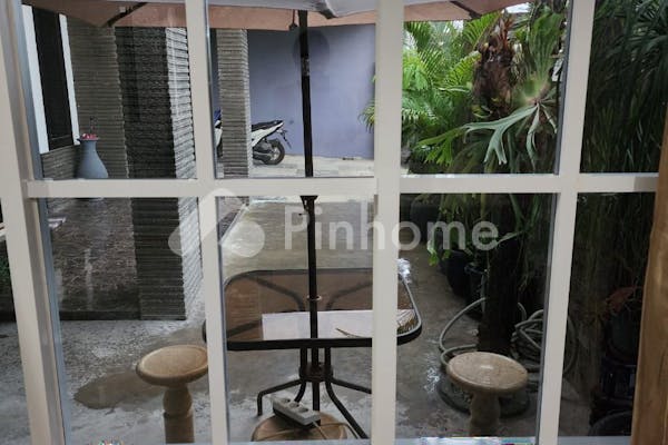 dijual rumah mewah furnish tengah kota solo di manahan - 3